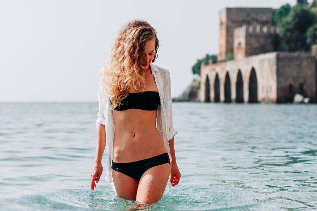 attractive-lady-standing-bandeau-bikinis-sea-during-daytime_176474-4019 - ALTHEANRAY